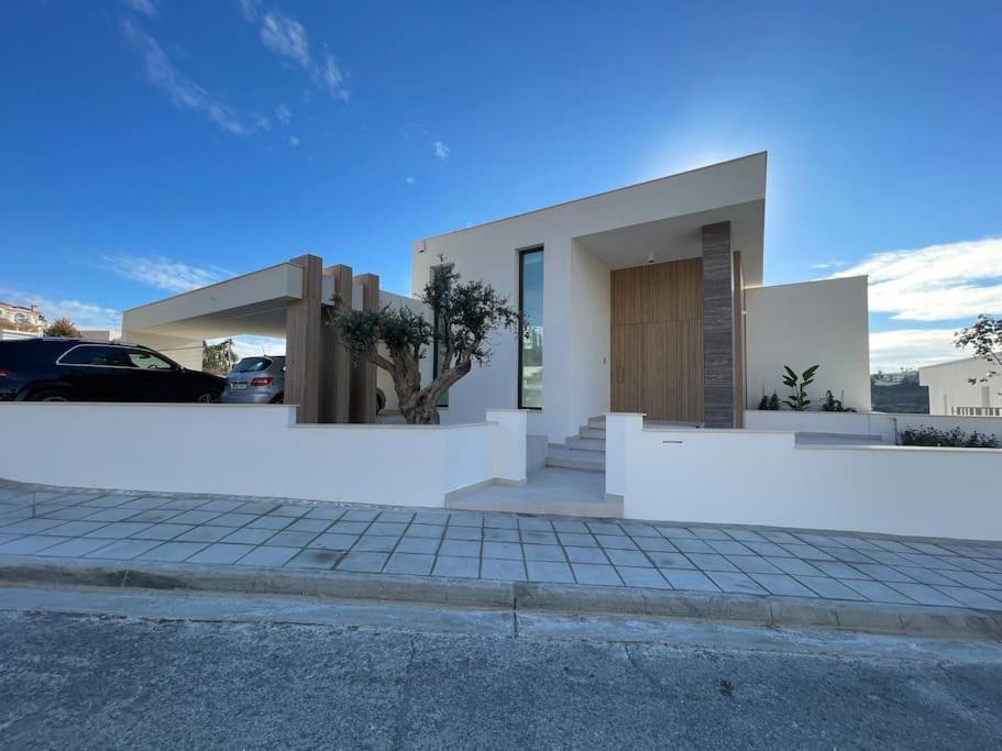 Luxurious Brand New Apartment Limassol Exterior foto